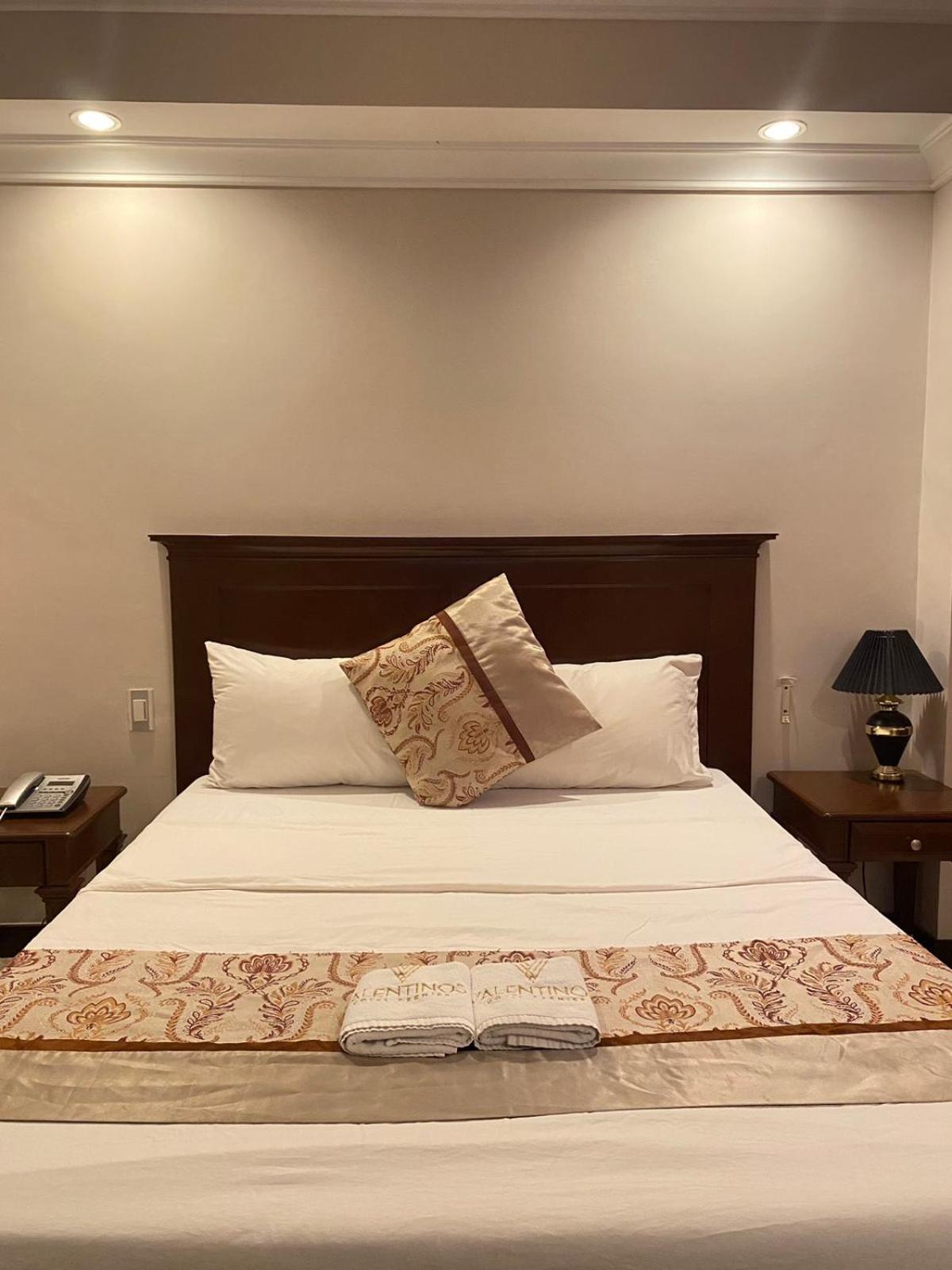 Valentino'S Hotel Angeles Dış mekan fotoğraf