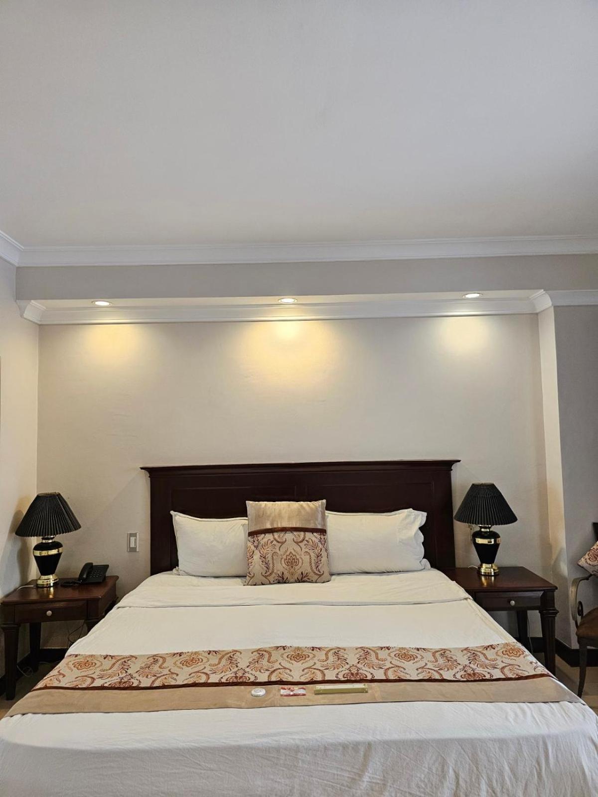Valentino'S Hotel Angeles Dış mekan fotoğraf