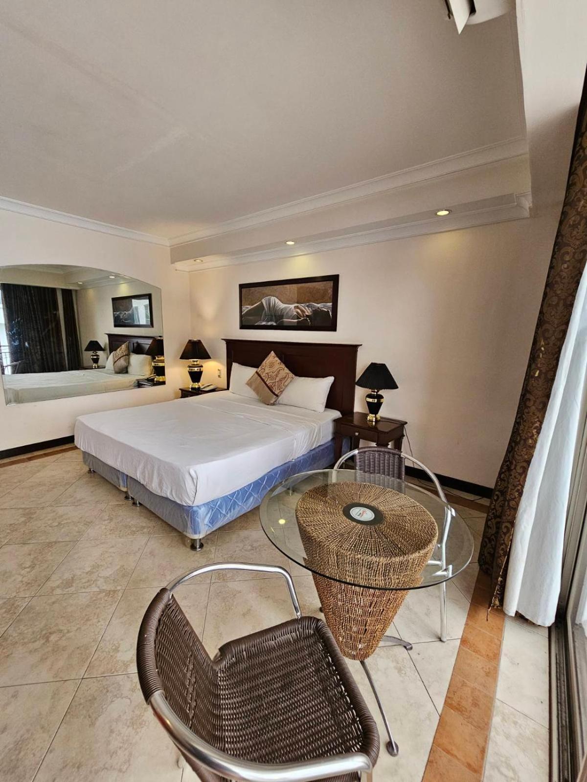 Valentino'S Hotel Angeles Dış mekan fotoğraf